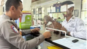 Satlantas Polres Pinrang Kedepankan Pelayanan Humanis dalam Pengurusan SIM, STNK dan BPKB